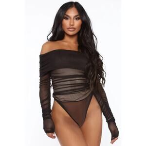 NWT Fashion Nova Women’s Off Shoulder Keep Me Sassy Ruched Bodysuit Size L Black